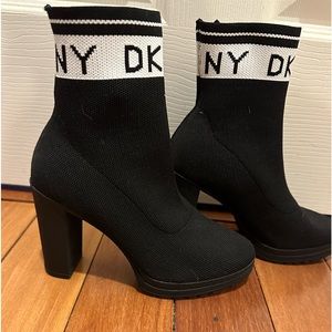 DKNY booties in Black